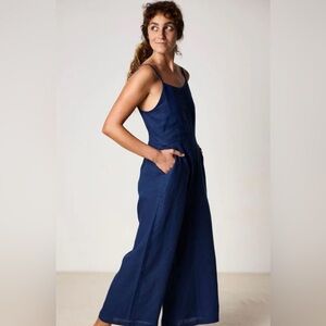 Isabella V. Navy Wide-Leg Linen Jumpsuit